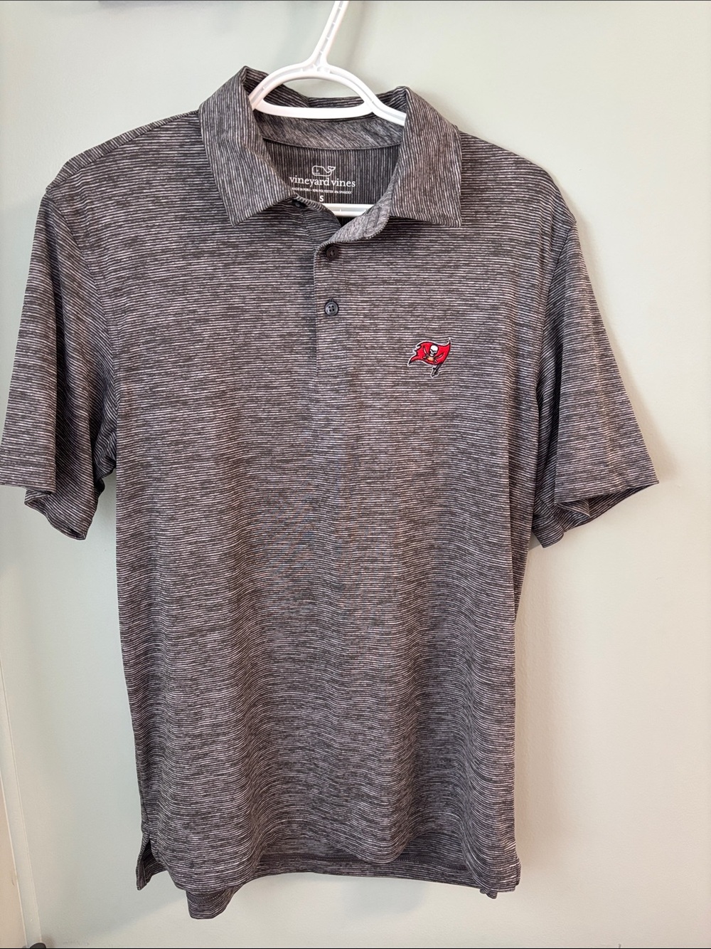 Vineyard Vines Tampa Bay buccaneers Gray Short-Sleeve Polo